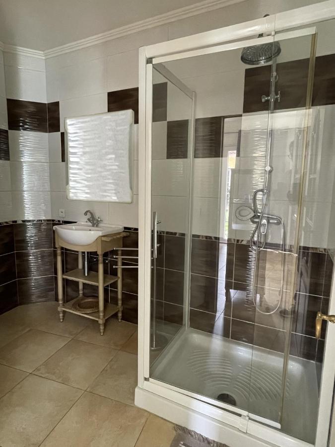 Location Studio De Charme Антиб Екстериор снимка